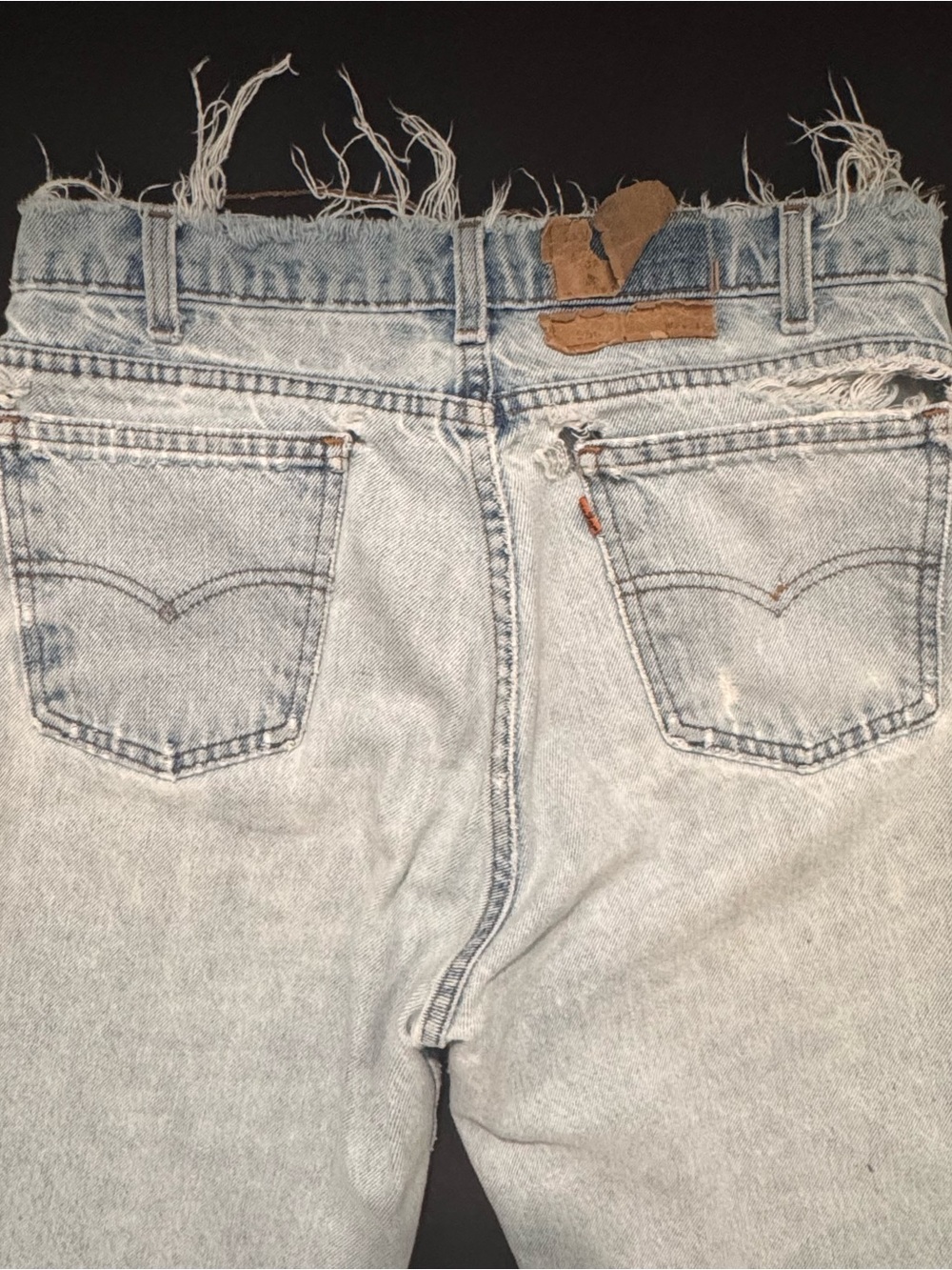 90s Vintage Levi's Light Blue Distressed Denim Jeans / 33W x 32L